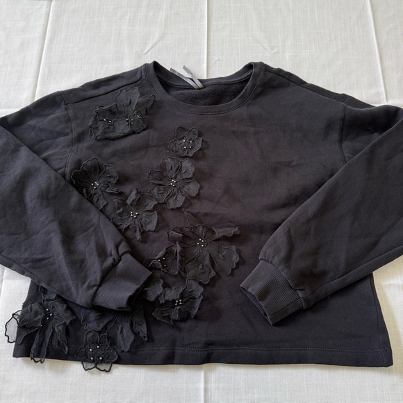 Anthropologie Black 3-D Appliqué Flower Pullover Crew Neck Size M - Picture 8 of 10